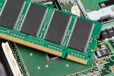 Chipmaker Sell-Off Weighs on Stock Indices